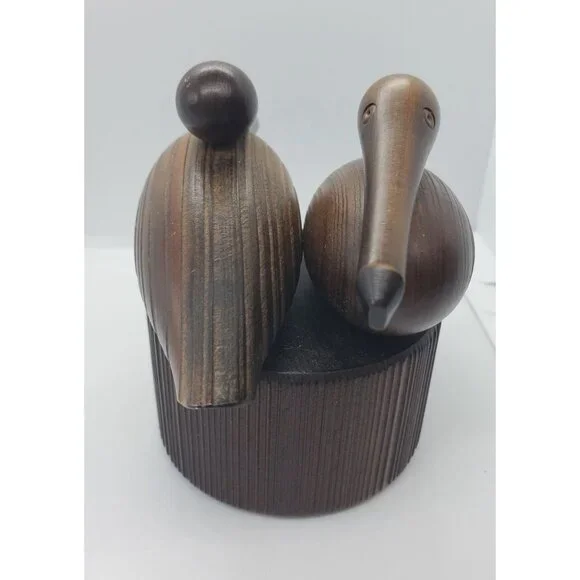 VTG MCM Shakey's Noisy Oyster Cypress Wood Carved Pelicans Figurine - Picture 6 of 14